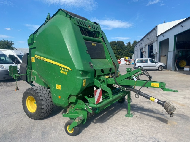 JOHN DEERE V461M - Bálázó: 4 kép. JOHN DEERE V461M - Bálázó: 4 kép.