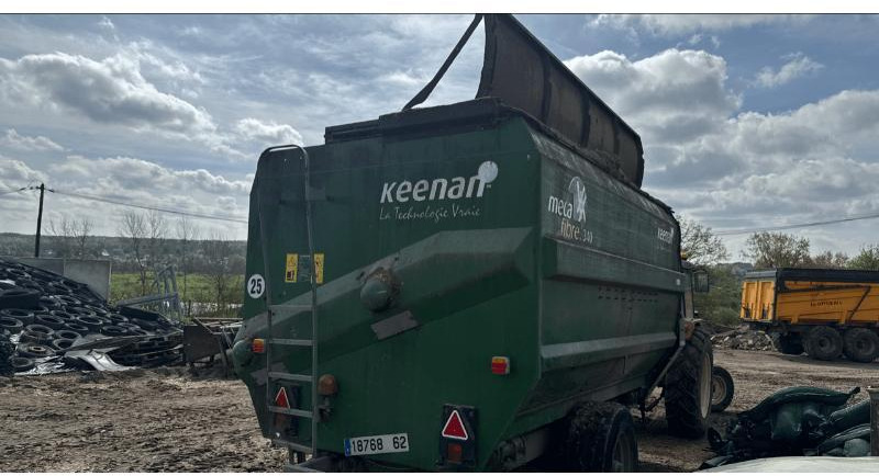 KEENAN MECAFIBRE 340 - Etetőkocsi: 2 kép. KEENAN MECAFIBRE 340 - Etetőkocsi: 2 kép.