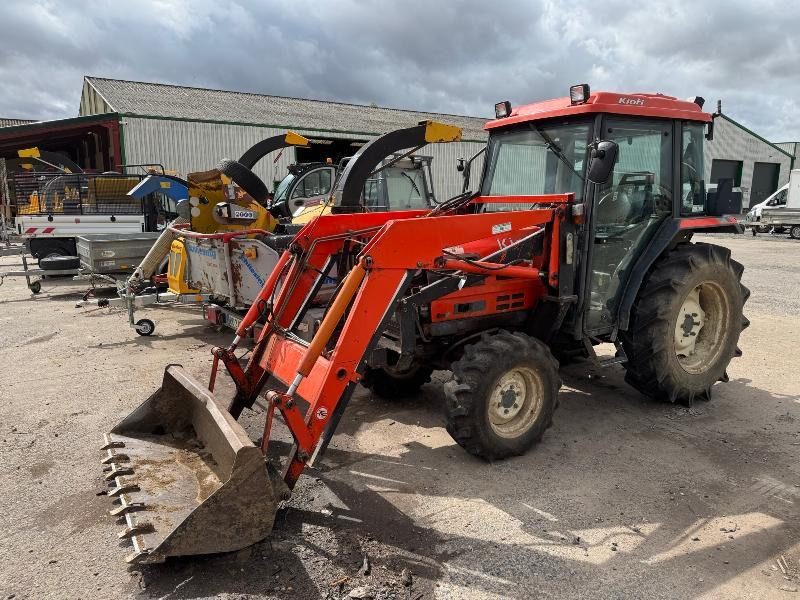 KIOTI DK45C - Traktor: 1 kép. KIOTI DK45C - Traktor: 1 kép.
