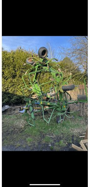 KRONE KW7.82 - Szénaforgató: 1 kép. KRONE KW7.82 - Szénaforgató: 1 kép.