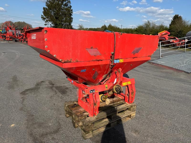 KUHN MDS732 - Műtrágyaszóró: 3 kép. KUHN MDS732 - Műtrágyaszóró: 3 kép.