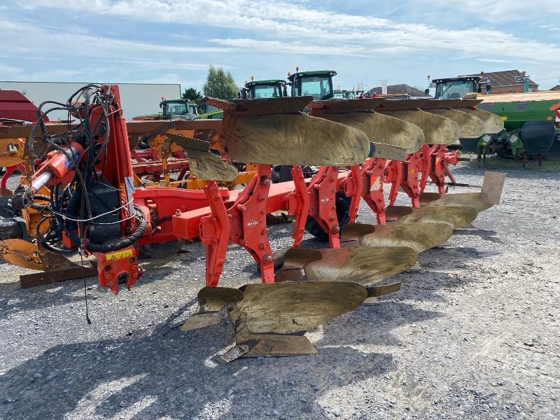 KUHN VARIMASTER 153 - Eke: 1 kép. KUHN VARIMASTER 153 - Eke: 1 kép.