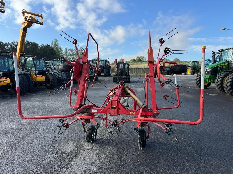 KVERNELAND 8046 - Szénaforgató: 4 kép. KVERNELAND 8046 - Szénaforgató: 4 kép.