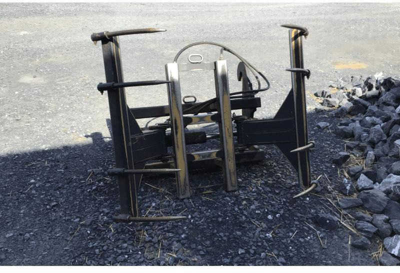 MAGSI PB8DH - Bálafogó - Traktor: 2 kép. MAGSI PB8DH - Bálafogó - Traktor: 2 kép.