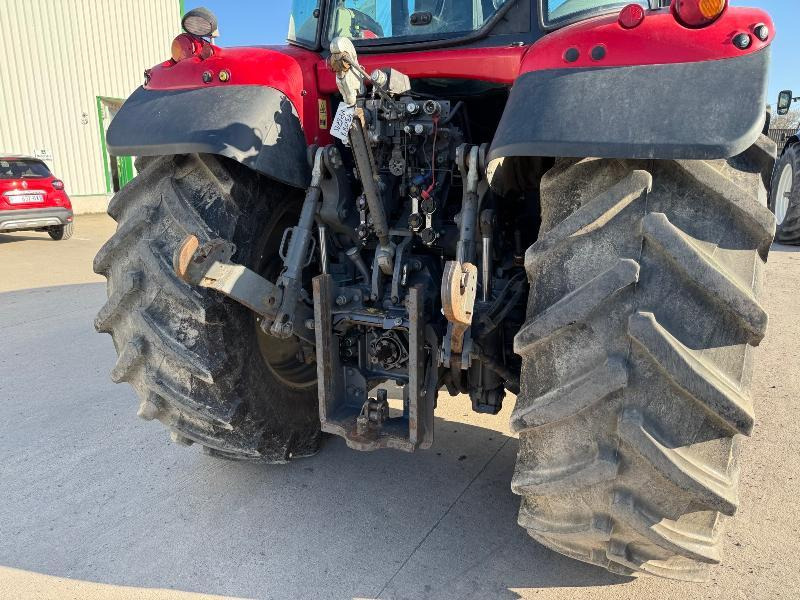 Traktor MASSEY-FERGUSON 6715 S DYNA VT: 7 kép.