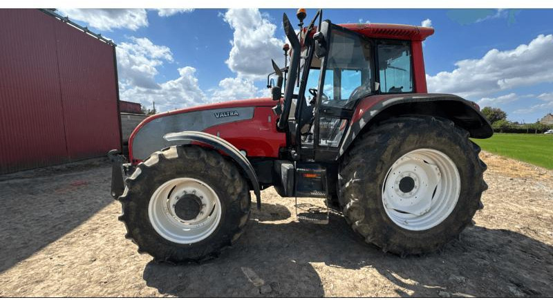 VALTRA T160 - Traktor: 1 kép. VALTRA T160 - Traktor: 1 kép.