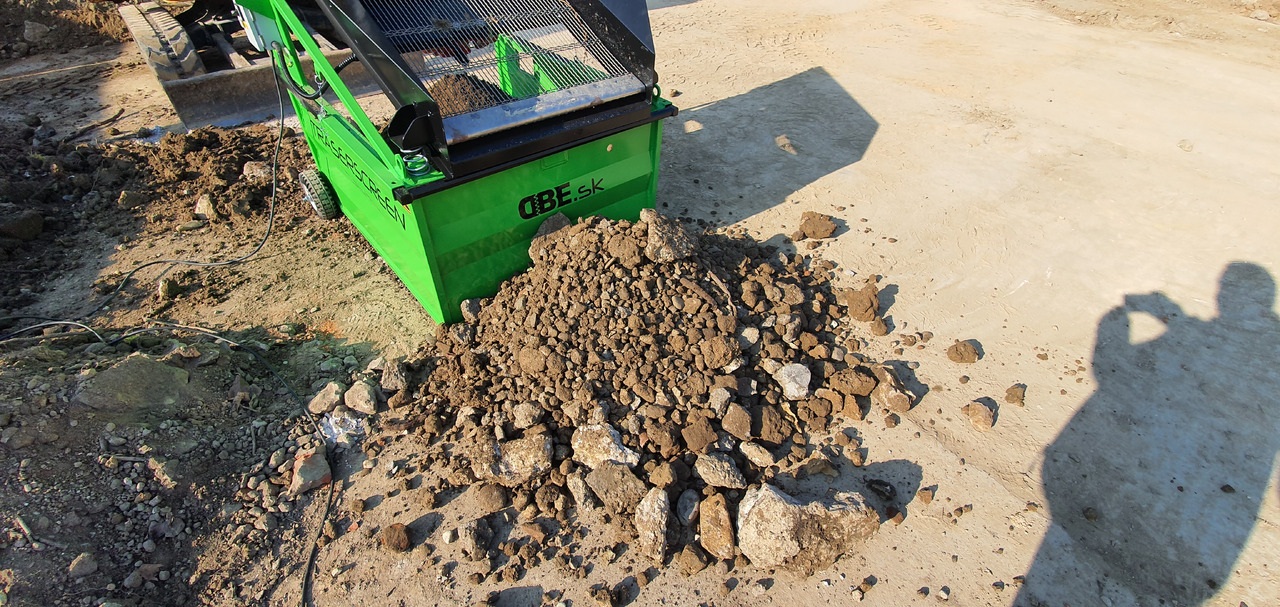 DB Engineering TraserScreen DB-15 - Osztályozó berendezés: 4 kép. DB Engineering TraserScreen DB-15 - Osztályozó berendezés: 4 kép.