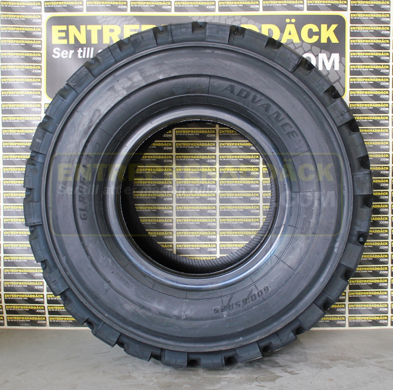 ADVANCE GLR06 E4/L4** 29.5R25 developed for dumptrucks and loaders - Komplett kerék - Gumikerekes homlokrakodó: 3 kép. ADVANCE GLR06 E4/L4** 29.5R25 developed for dumptrucks and loaders - Komplett kerék - Gumikerekes homlokrakodó: 3 kép.