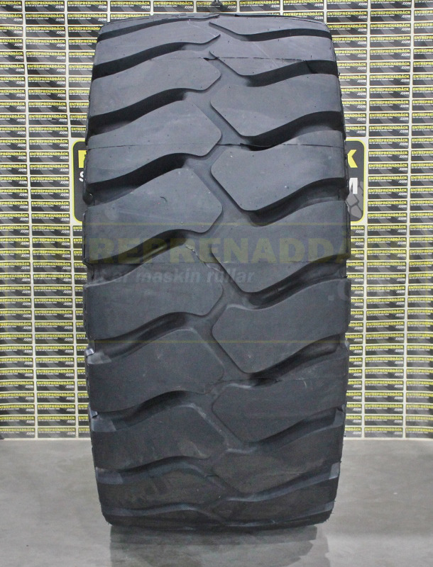 ADVANCE GLR20 L5*** 35/65R33 for Volvo L350 Loader - Komplett kerék - Gumikerekes homlokrakodó: 3 kép. ADVANCE GLR20 L5*** 35/65R33 for Volvo L350 Loader - Komplett kerék - Gumikerekes homlokrakodó: 3 kép.