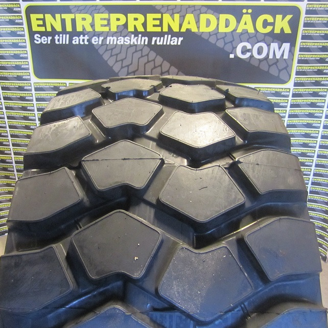 Hilo B02S L3/E3 875/65R29 for Loaders Volvo L150E-/L180E-/L220E-/L250E - Gumiabroncs - Gumikerekes homlokrakodó: 2 kép. Hilo B02S L3/E3 875/65R29 for Loaders Volvo L150E-/L180E-/L220E-/L250E - Gumiabroncs - Gumikerekes homlokrakodó: 2 kép.