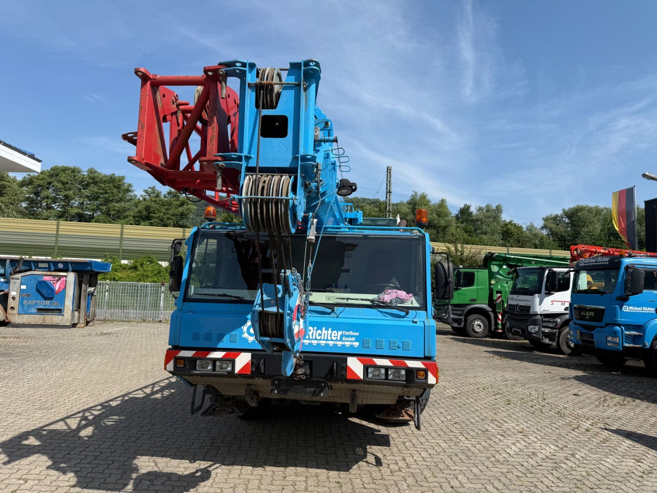 Faun ATF 30-2 30 ton - Darus autó: 2 kép. Faun ATF 30-2 30 ton - Darus autó: 2 kép.