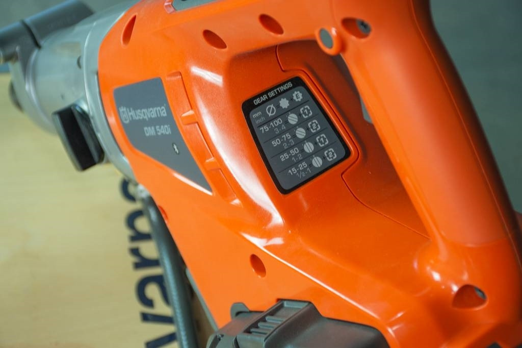 Husqvarna DM540i DS150 - Építőipari berendezések: 4 kép. Husqvarna DM540i DS150 - Építőipari berendezések: 4 kép.