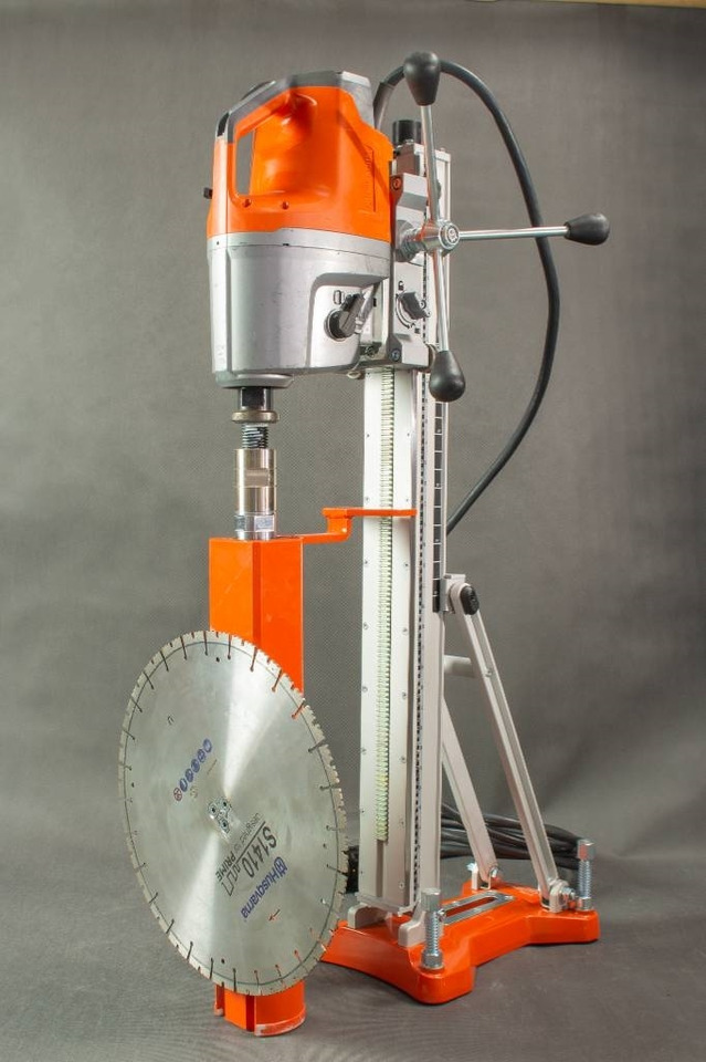 Husqvarna DM7000 PC16 - Építőipari berendezések: 1 kép. Husqvarna DM7000 PC16 - Építőipari berendezések: 1 kép.