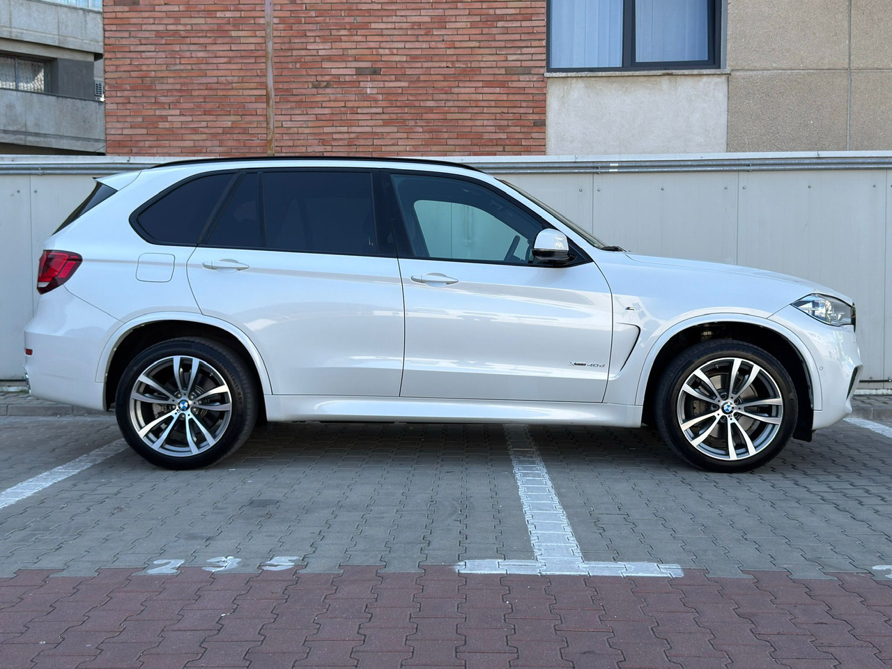BMW X5 4.0 XDRIVE M PAKET - Terepjáró/ SUV: 5 kép. BMW X5 4.0 XDRIVE M PAKET - Terepjáró/ SUV: 5 kép.