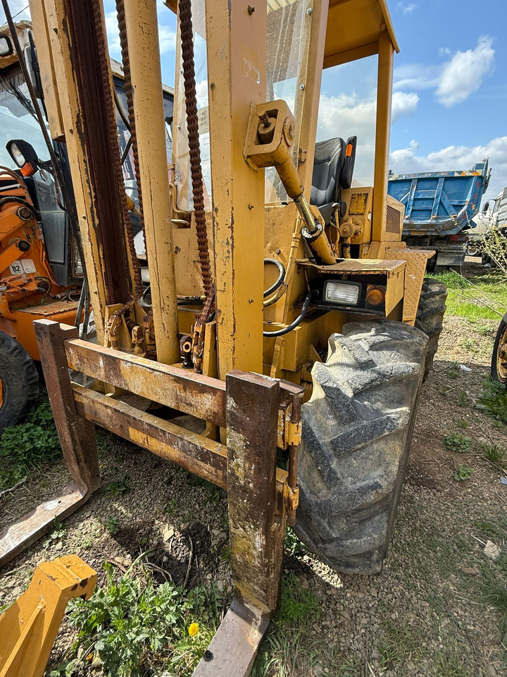 BROBUS BH40 STACKER - Dízel targonca: 4 kép. BROBUS BH40 STACKER - Dízel targonca: 4 kép.