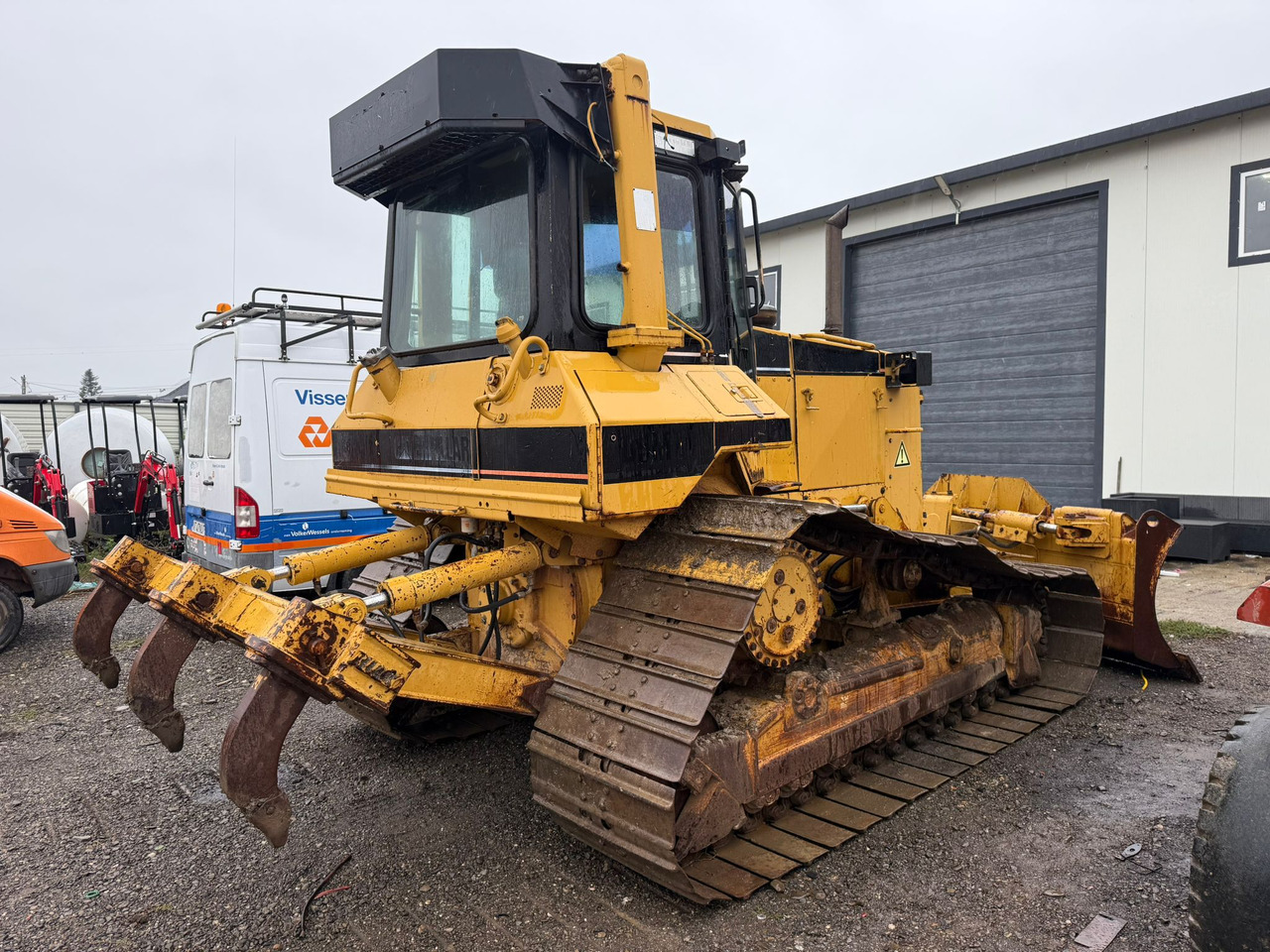 BULLDOZER CATERPILLAR D5 - Buldózer: 3 kép. BULLDOZER CATERPILLAR D5 - Buldózer: 3 kép.