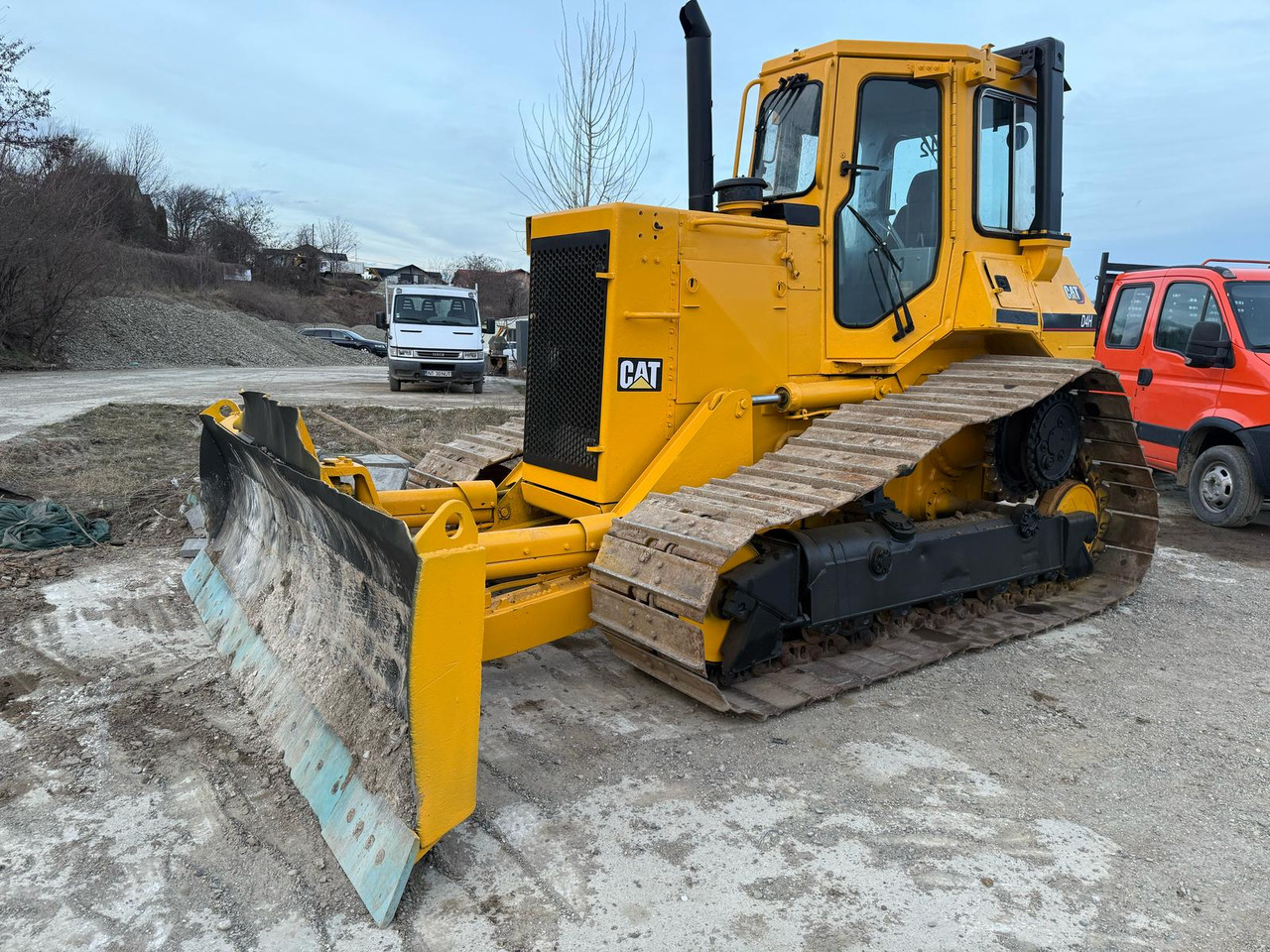 CATERPILLAR D4H BULLDOZER - Buldózer: 5 kép. CATERPILLAR D4H BULLDOZER - Buldózer: 5 kép.