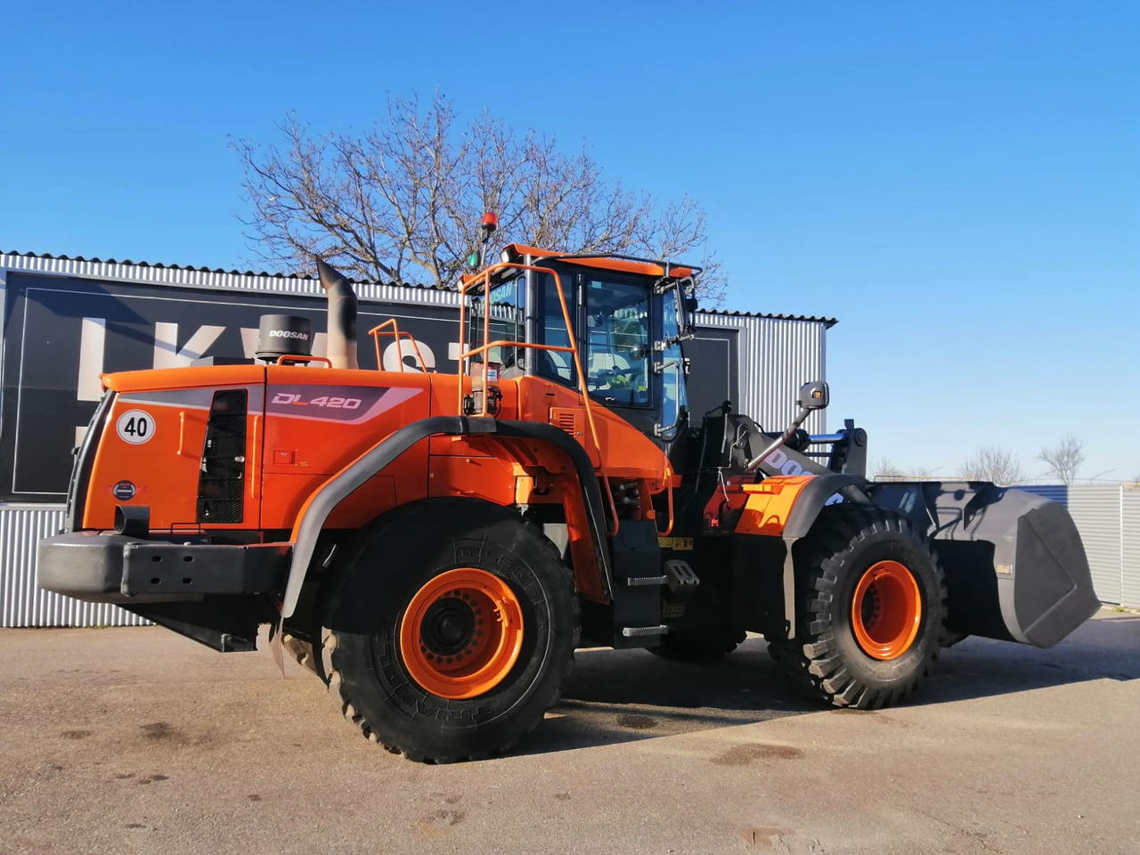 Doosan DL 420-5 Front End Loader, TOP!!! - Gumikerekes homlokrakodó: 2 kép. Doosan DL 420-5 Front End Loader, TOP!!! - Gumikerekes homlokrakodó: 2 kép.