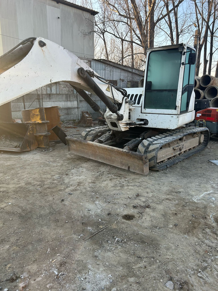 Excavator Terex TC 125 - Lánctalpas kotró: 2 kép. Excavator Terex TC 125 - Lánctalpas kotró: 2 kép.