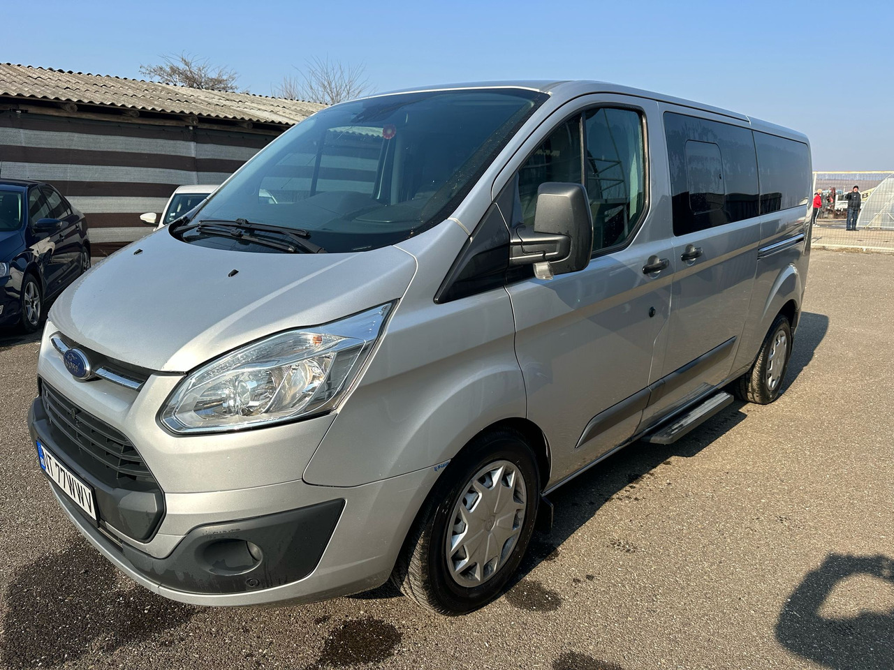 FORD TRANSIT CUSTOMS - Kisbusz: 3 kép. FORD TRANSIT CUSTOMS - Kisbusz: 3 kép.