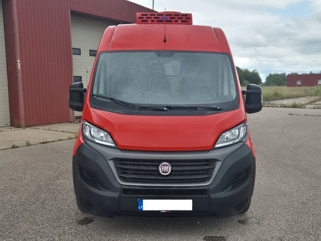 Fiat Ducato Refrigerated Van - Hűtős kisteherautó: 2 kép. Fiat Ducato Refrigerated Van - Hűtős kisteherautó: 2 kép.