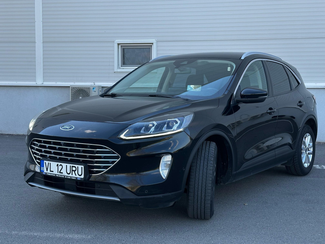 Ford Kuga - Szedán: 1 kép. Ford Kuga - Szedán: 1 kép.