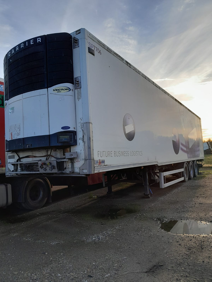 GRAY & ADAMS REFRIGERATED SEMI-TRAILER - Félpótkocsi hűtős: 3 kép. GRAY & ADAMS REFRIGERATED SEMI-TRAILER - Félpótkocsi hűtős: 3 kép.