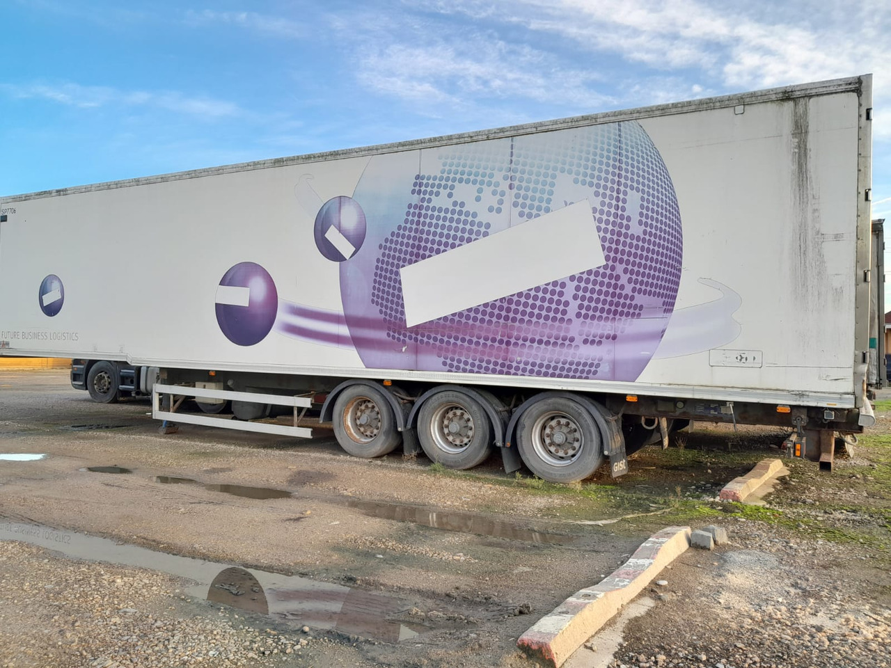 GRAY & ADAMS REFRIGERATED SEMI-TRAILER - Félpótkocsi hűtős: 2 kép. GRAY & ADAMS REFRIGERATED SEMI-TRAILER - Félpótkocsi hűtős: 2 kép.