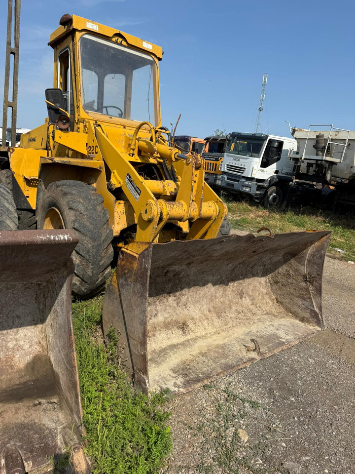 HANOMAG 22C FRONT LOADER - Gumikerekes homlokrakodó: 4 kép. HANOMAG 22C FRONT LOADER - Gumikerekes homlokrakodó: 4 kép.
