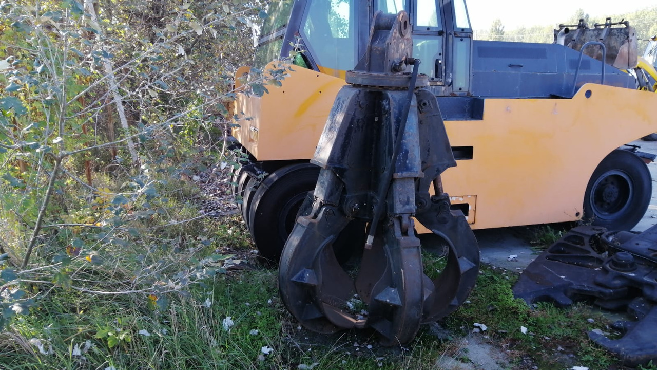 High capacity grapple-Scrap iron/Concrete/Demolition - Polip kanál: 2 kép. High capacity grapple-Scrap iron/Concrete/Demolition - Polip kanál: 2 kép.