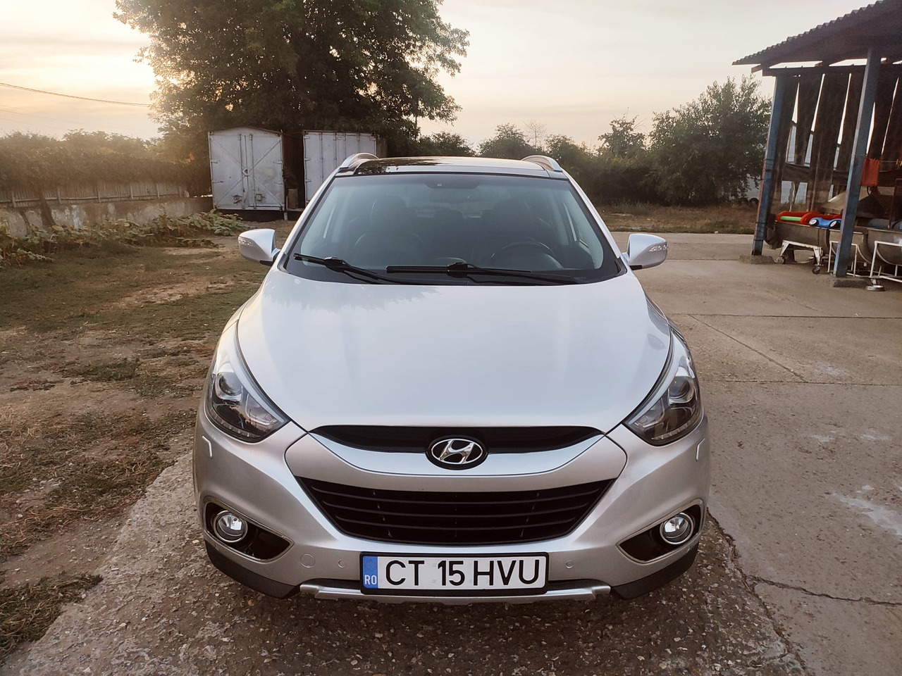 Hyundai IX35 - Szedán: 4 kép. Hyundai IX35 - Szedán: 4 kép.