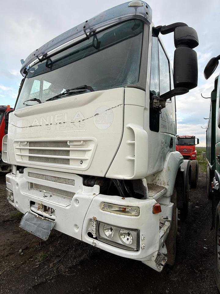 IVECO TRAKKER CHASSIS - Alvaz teherautó: 1 kép. IVECO TRAKKER CHASSIS - Alvaz teherautó: 1 kép.