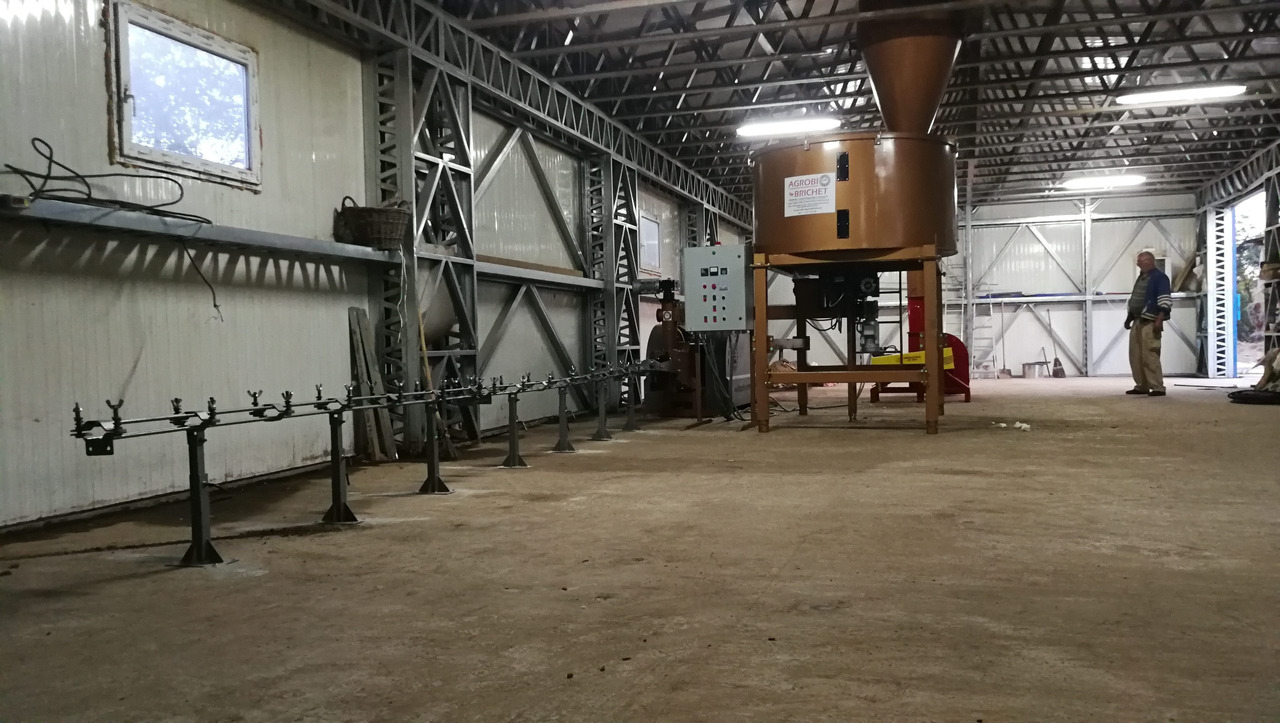 Briquetting Technology BT 060-400 BRIQUETTES PRODUCT LINE - Ipari gép: 4 kép. Briquetting Technology BT 060-400 BRIQUETTES PRODUCT LINE - Ipari gép: 4 kép.