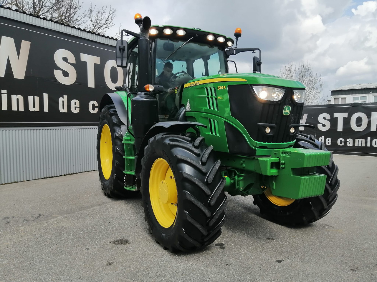 John Deere 6195R 4WD, Auto Trac + Activare !!! TOP !!! - Traktor: 1 kép. John Deere 6195R 4WD, Auto Trac + Activare !!! TOP !!! - Traktor: 1 kép.