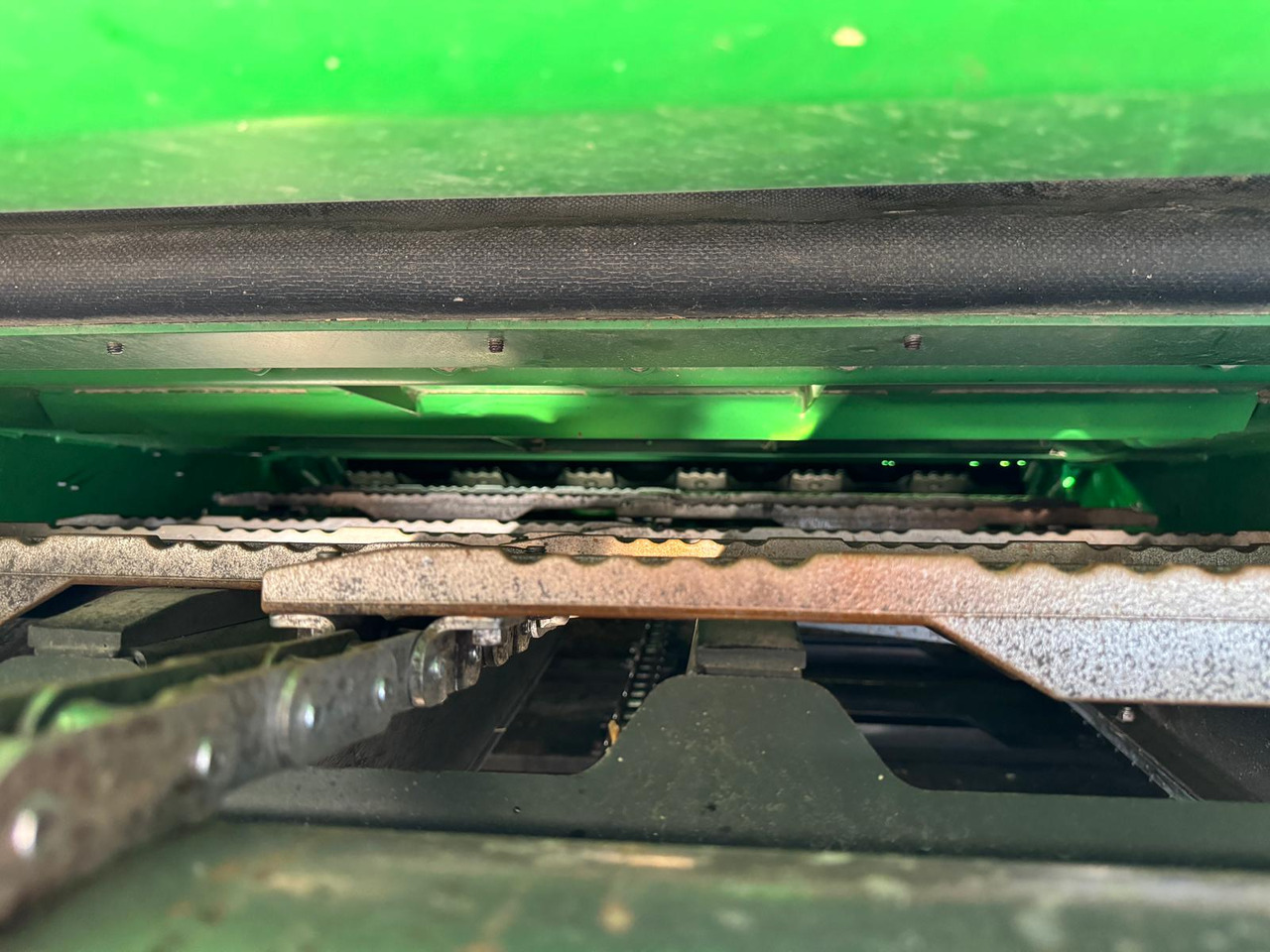 John Deere S680i combine + 635X Header + Zurn trailer - Kombájn: 4 kép. John Deere S680i combine + 635X Header + Zurn trailer - Kombájn: 4 kép.