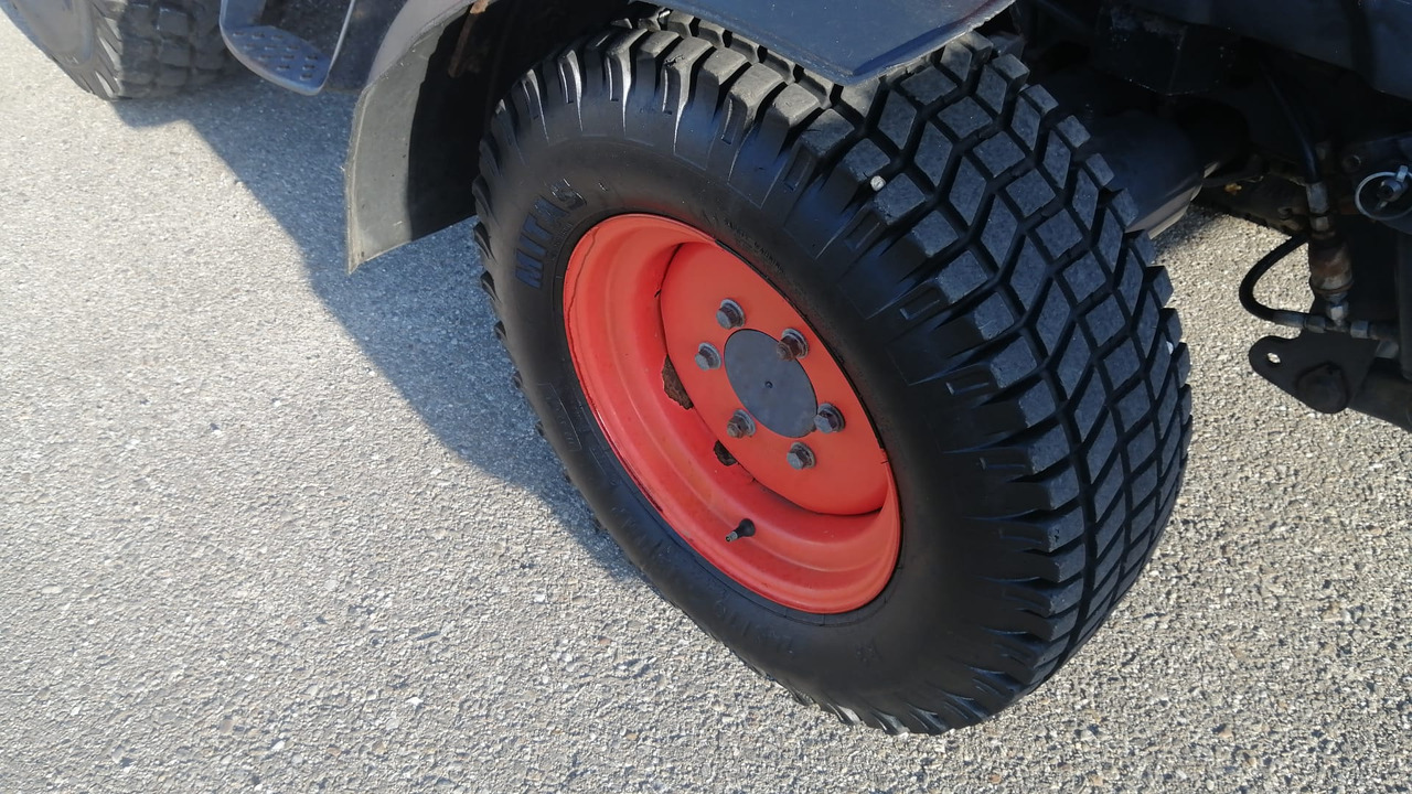 KUBOTA L4240 Narrow spaces tractor/vineyard/fruit tree/communal, TOP ! - Traktor: 5 kép. KUBOTA L4240 Narrow spaces tractor/vineyard/fruit tree/communal, TOP ! - Traktor: 5 kép.