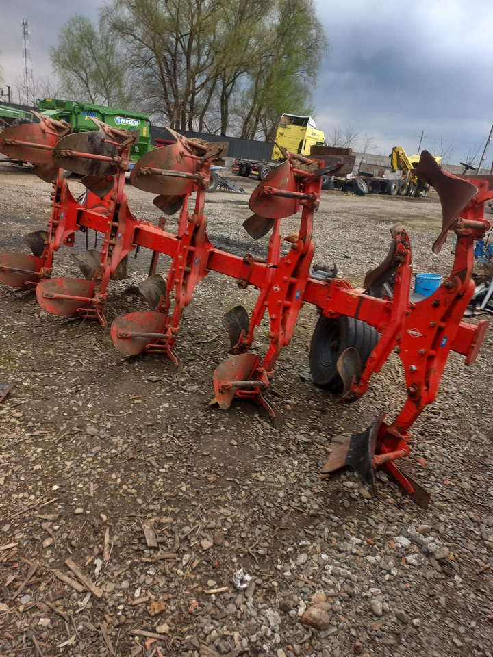 KUHN MM 151.5E.T Plow - Eke: 4 kép. KUHN MM 151.5E.T Plow - Eke: 4 kép.