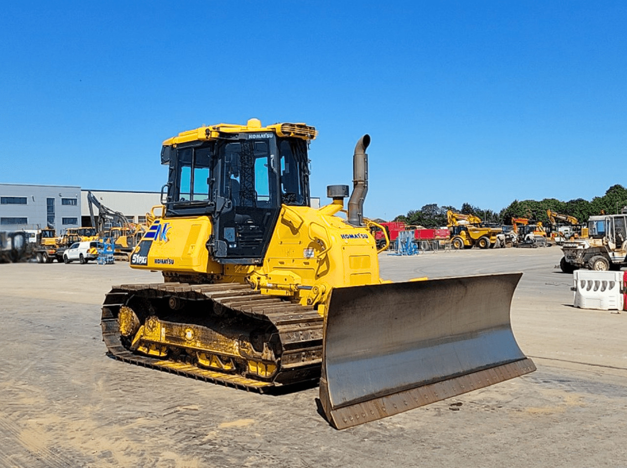 Komatsu D51PXI-24 Buldozer, TOP !!! - Buldózer: 5 kép. Komatsu D51PXI-24 Buldozer, TOP !!! - Buldózer: 5 kép.