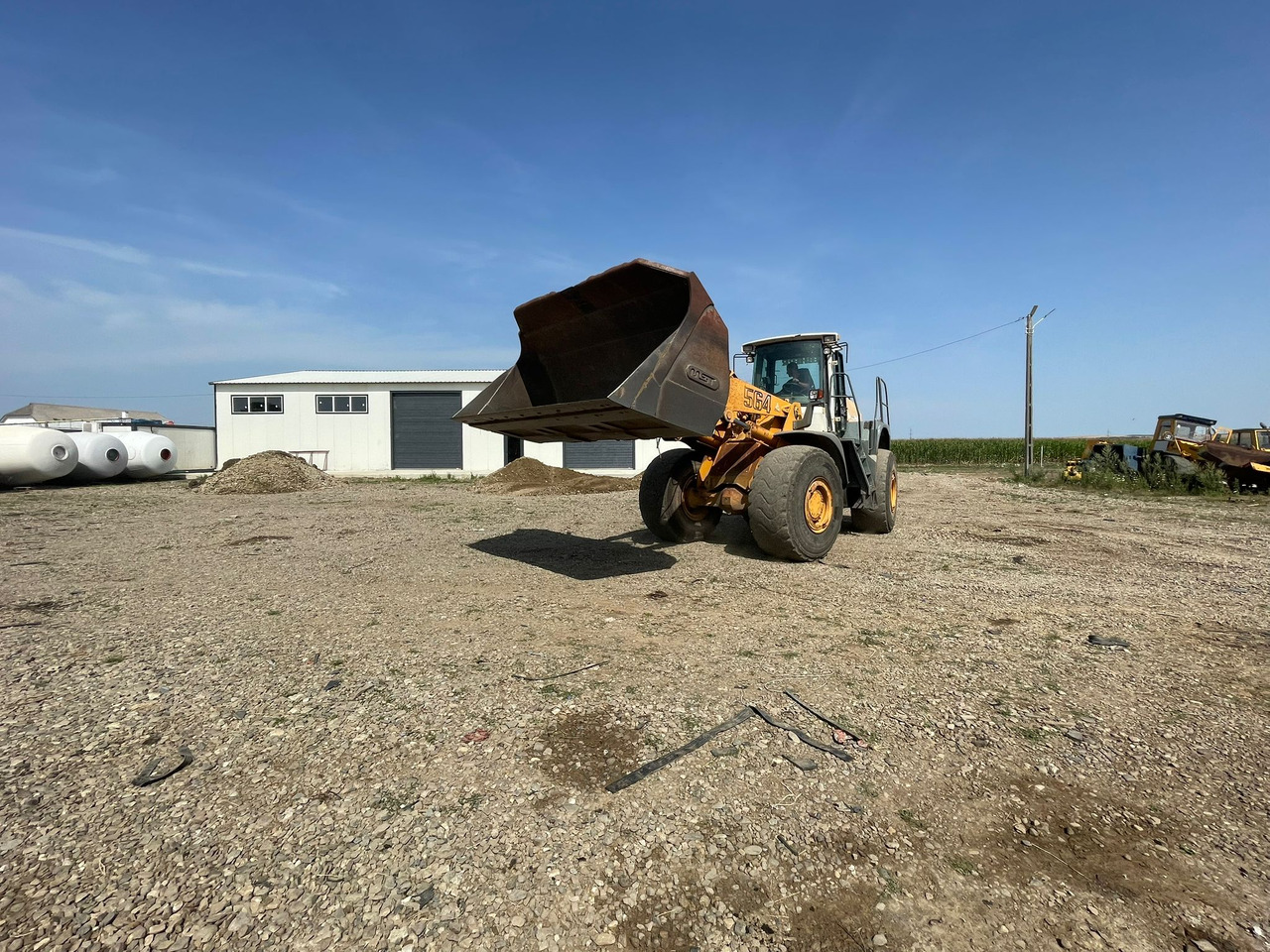 LIEBHERR 564 FRONT LOADER - Gumikerekes homlokrakodó: 5 kép. LIEBHERR 564 FRONT LOADER - Gumikerekes homlokrakodó: 5 kép.