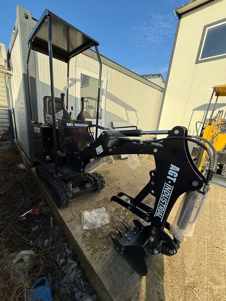 MINIEXCAVATOR JPC H10 - Minikotró: 1 kép. MINIEXCAVATOR JPC H10 - Minikotró: 1 kép.