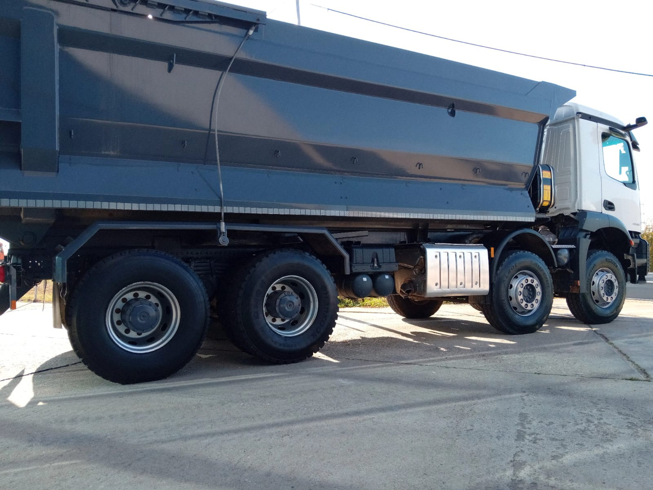 Mercedes-Benz Arocs 42.40 8×4 Basculanta/Tipper/Kipper Heavy Duty, TOP !!! - Billenőplatós teherautó: 4 kép. Mercedes-Benz Arocs 42.40 8×4 Basculanta/Tipper/Kipper Heavy Duty, TOP !!! - Billenőplatós teherautó: 4 kép.