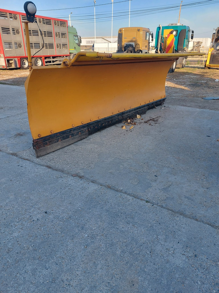 Nido Plow / Snow Blade / – Nido Universal Electrohidraulik – Sn 159 - Hóeke: 1 kép. Nido Plow / Snow Blade / – Nido Universal Electrohidraulik – Sn 159 - Hóeke: 1 kép.