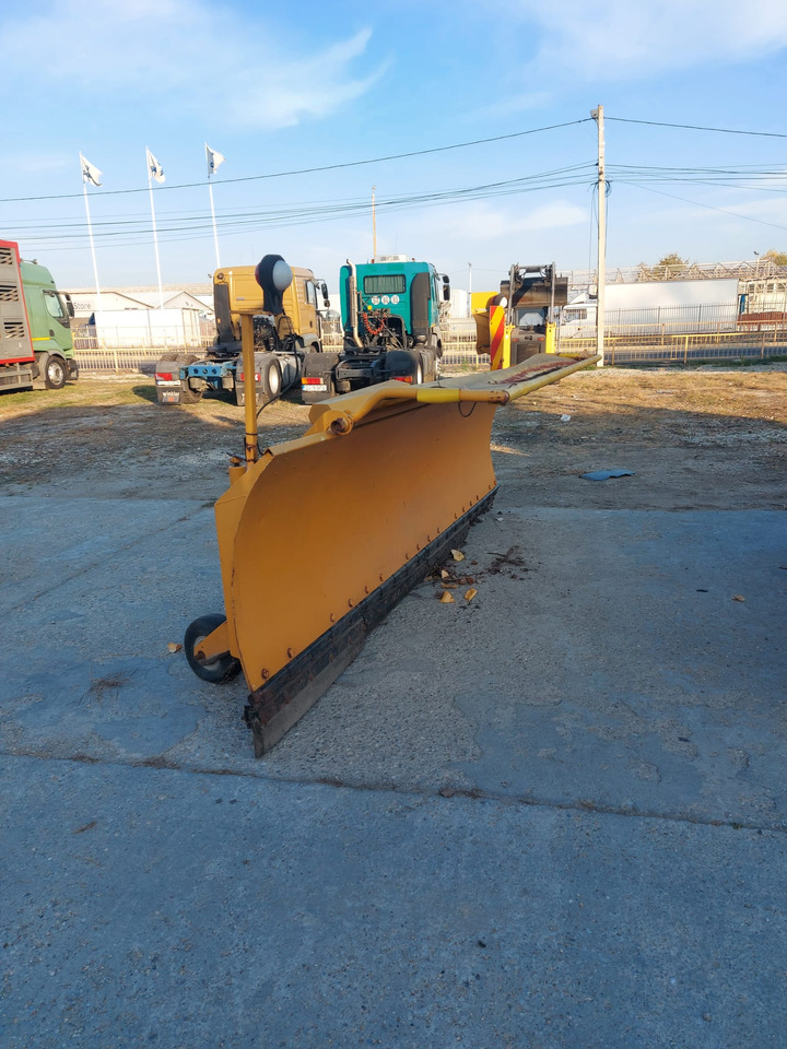 Nido Plow / Snow Blade / – Nido Universal Electrohidraulik – Sn 159 - Hóeke: 4 kép. Nido Plow / Snow Blade / – Nido Universal Electrohidraulik – Sn 159 - Hóeke: 4 kép.