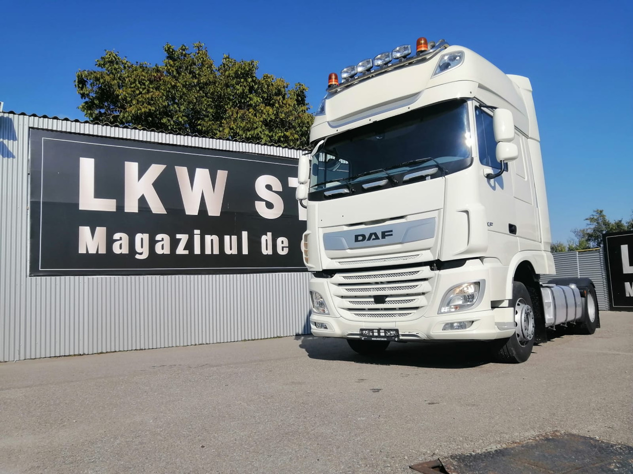 DAF XF 106.480 Super Space Cab - Nyergesvontató: 1 kép. DAF XF 106.480 Super Space Cab - Nyergesvontató: 1 kép.