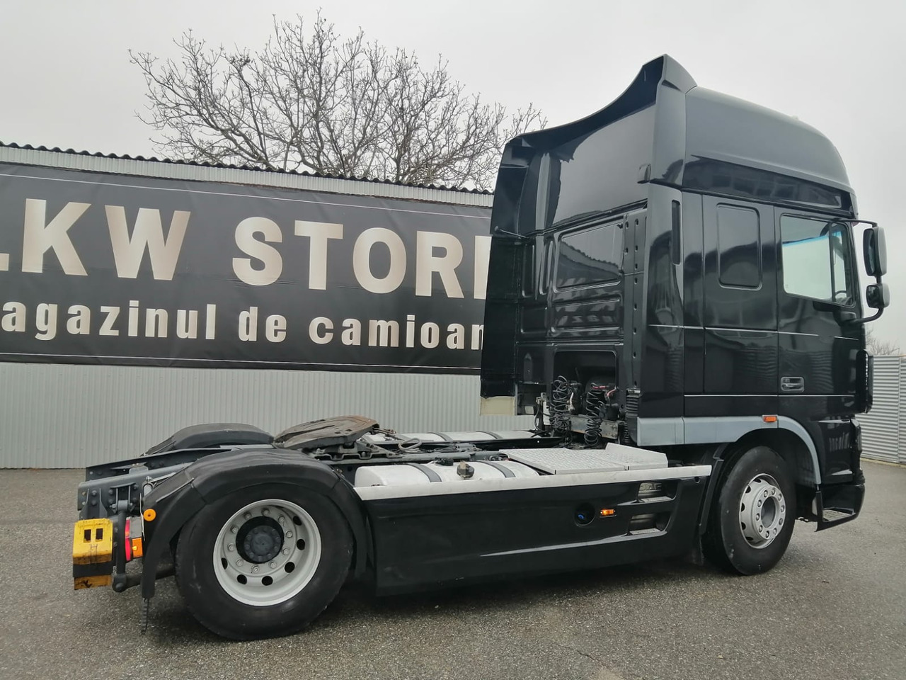 DAF XF 460.19 , Manual ZF, EURO 5, Retarder - Nyergesvontató: 4 kép. DAF XF 460.19 , Manual ZF, EURO 5, Retarder - Nyergesvontató: 4 kép.