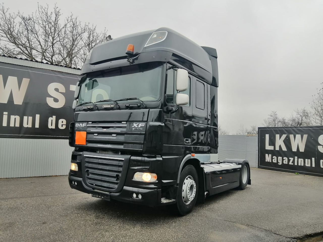 DAF XF 460.19 , Manual ZF, EURO 5, Retarder - Nyergesvontató: 1 kép. DAF XF 460.19 , Manual ZF, EURO 5, Retarder - Nyergesvontató: 1 kép.