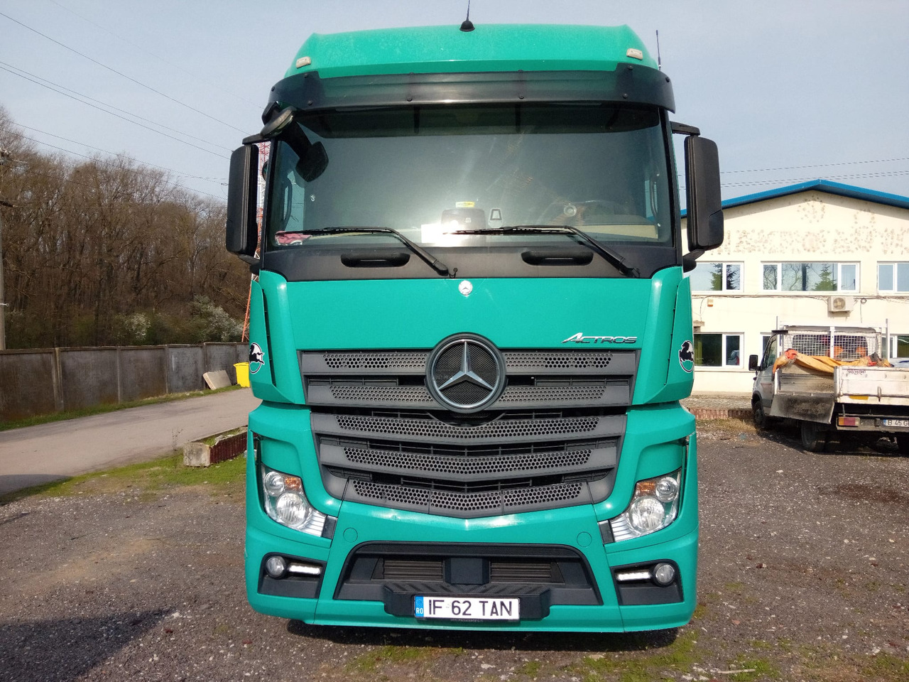 Mercedes-Benz Actros 18.45 - Nyergesvontató: 3 kép. Mercedes-Benz Actros 18.45 - Nyergesvontató: 3 kép.