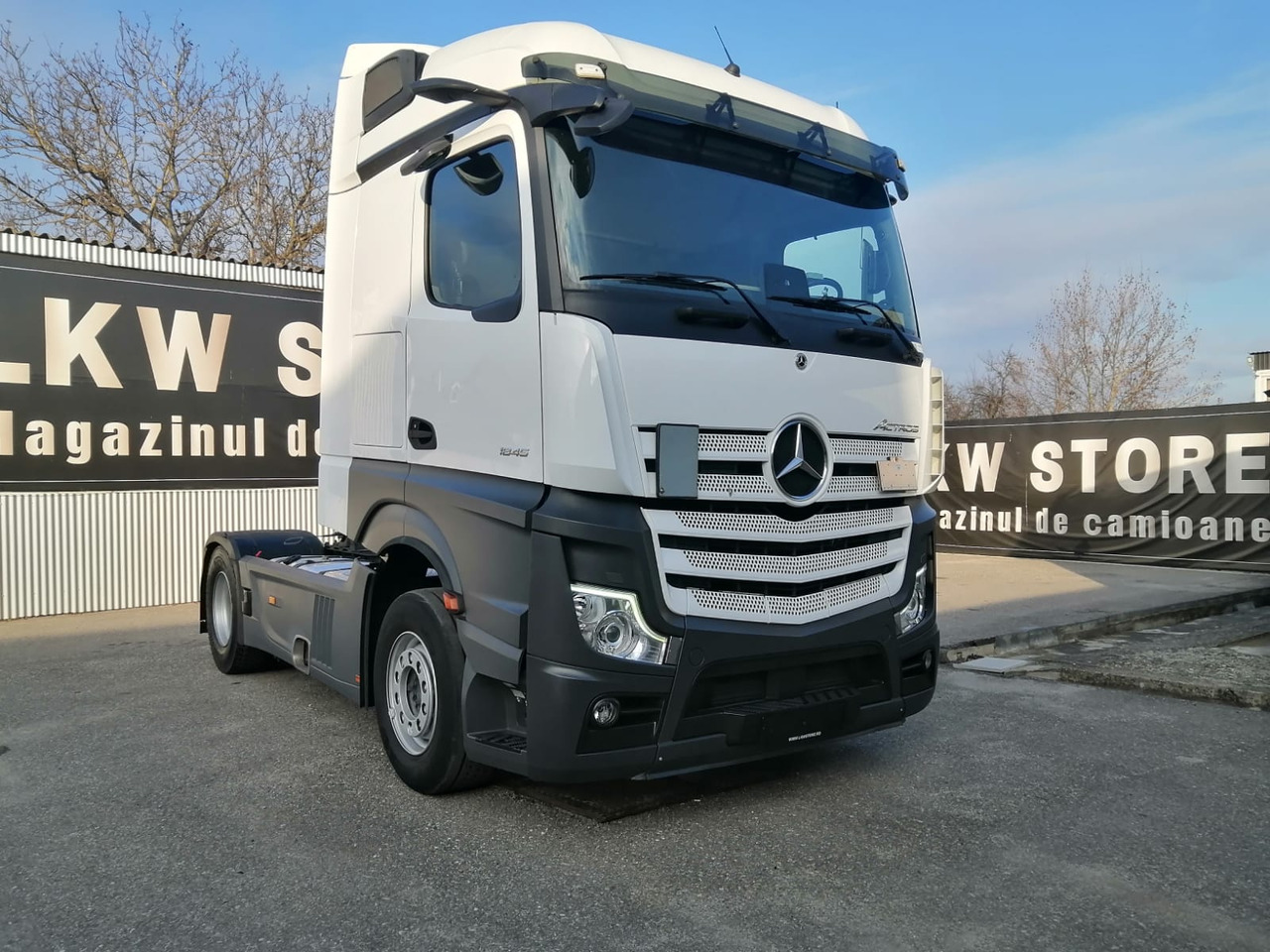 Mercedes-Benz Actros 1845 LS, BIG SPACE, TOP!!! - Nyergesvontató: 3 kép. Mercedes-Benz Actros 1845 LS, BIG SPACE, TOP!!! - Nyergesvontató: 3 kép.