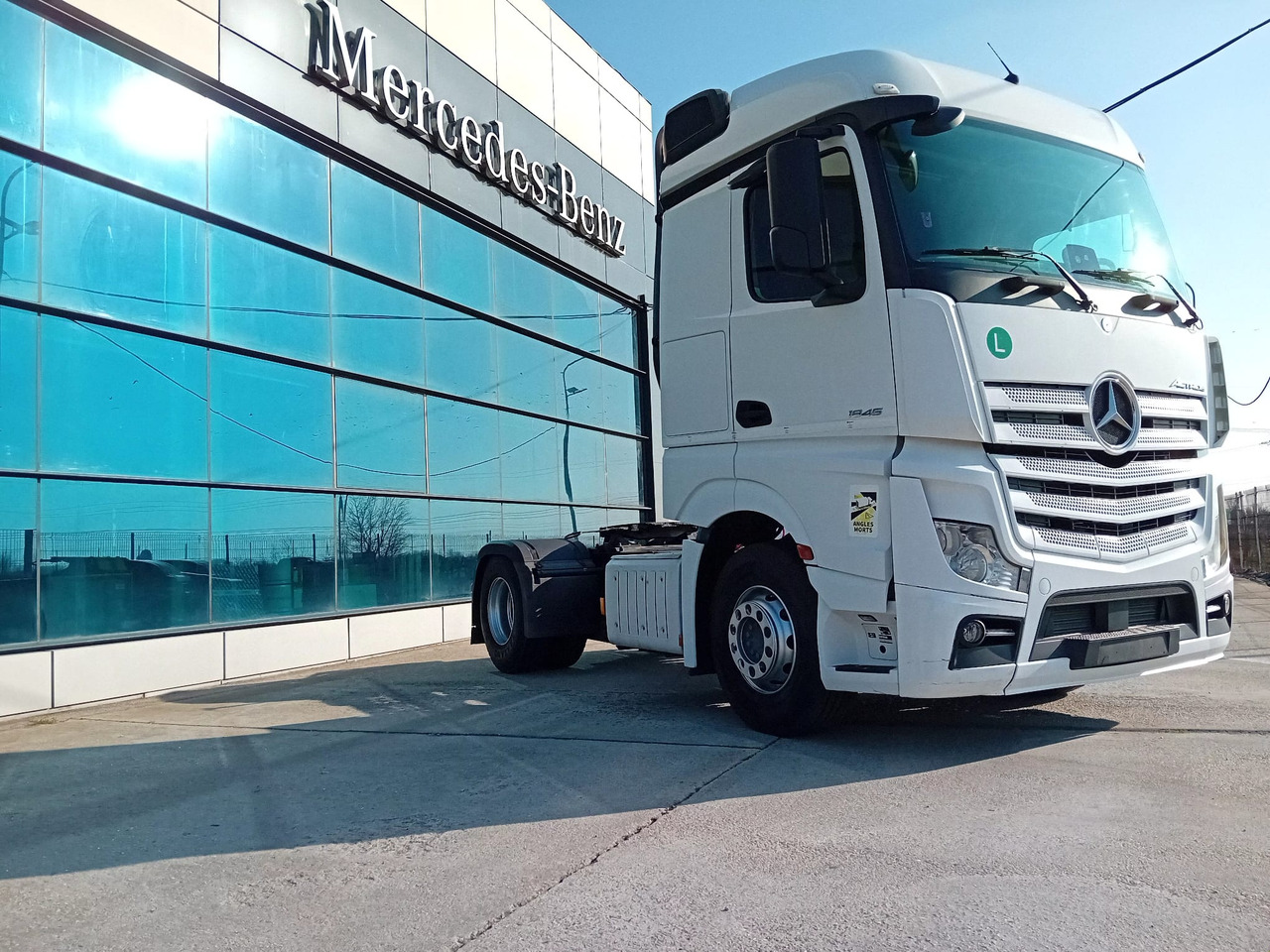 Mercedes-Benz Actros 1845 LS, TOP !!! - Nyergesvontató: 4 kép. Mercedes-Benz Actros 1845 LS, TOP !!! - Nyergesvontató: 4 kép.