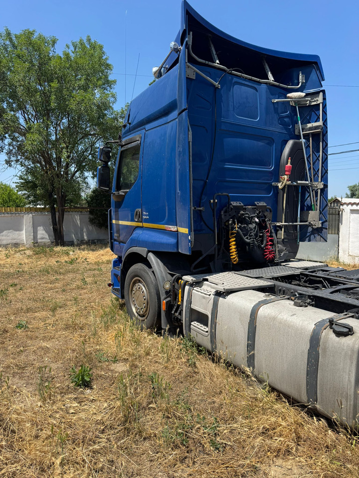 RENAULT PREMIUM DXI - Nyergesvontató: 3 kép. RENAULT PREMIUM DXI - Nyergesvontató: 3 kép.